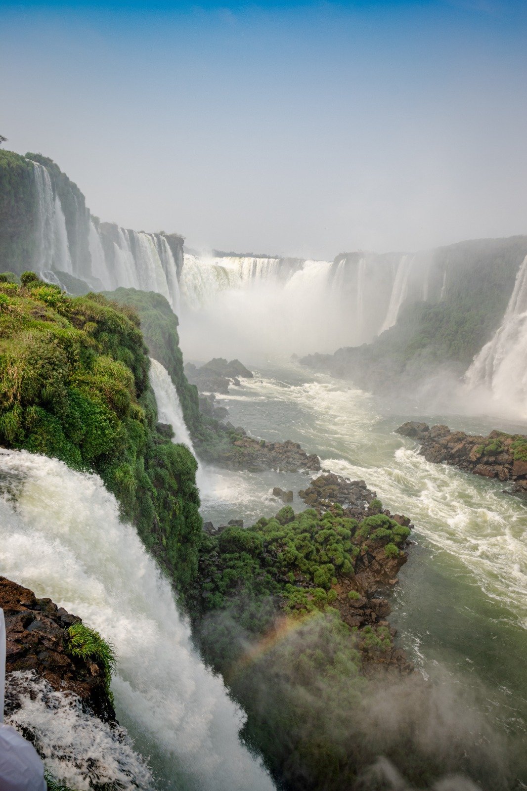 Iguazú Falls rainbow Argentina mist